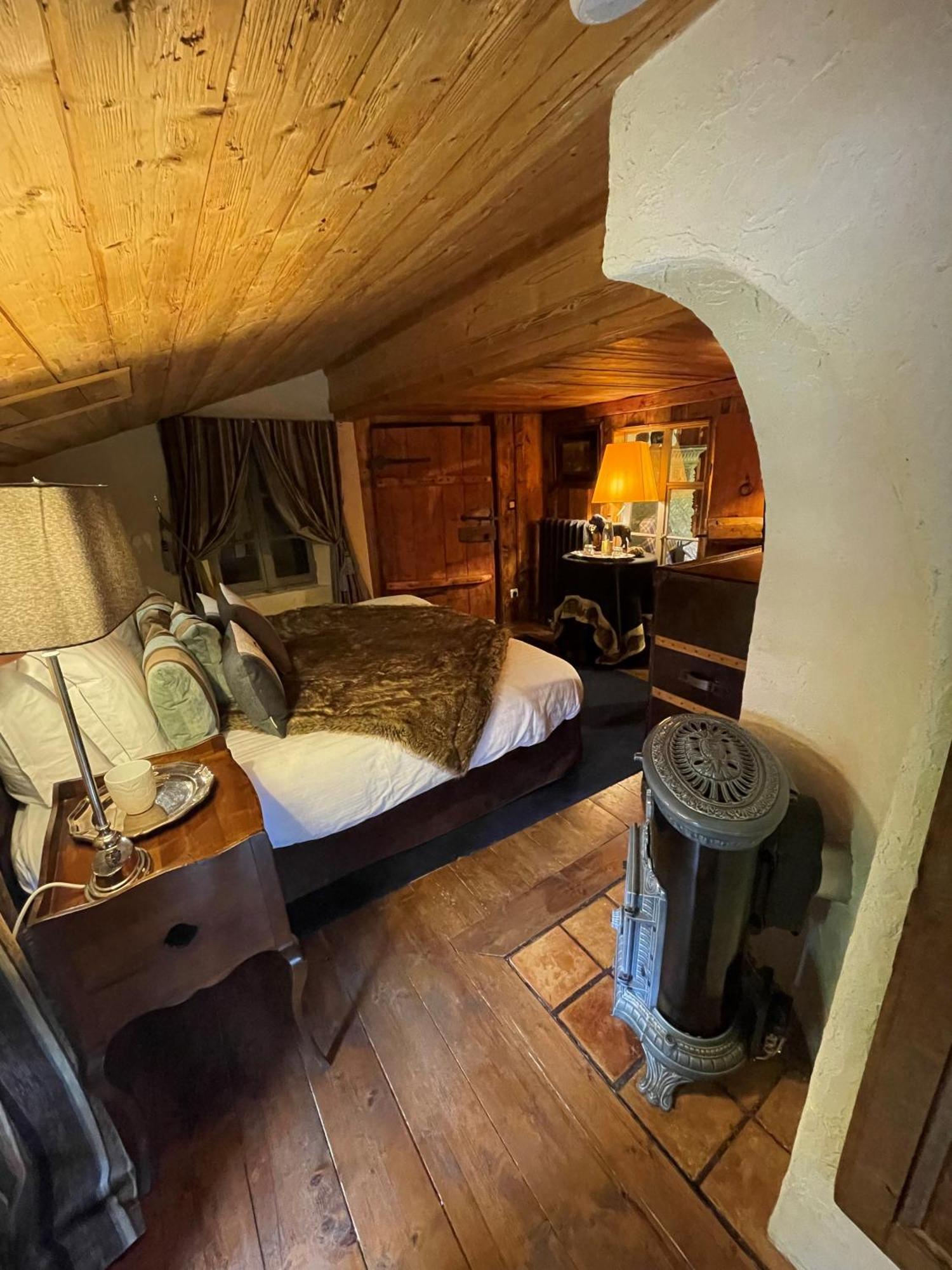 La Ferme Des Vonezins Hotel Thones Bagian luar foto